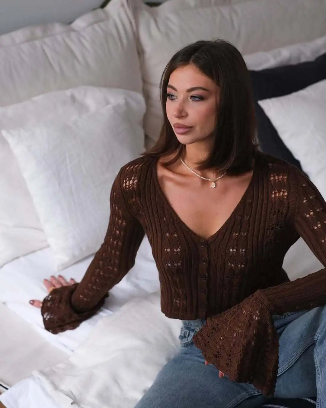 Tuularose Knitted V-Neck Top
