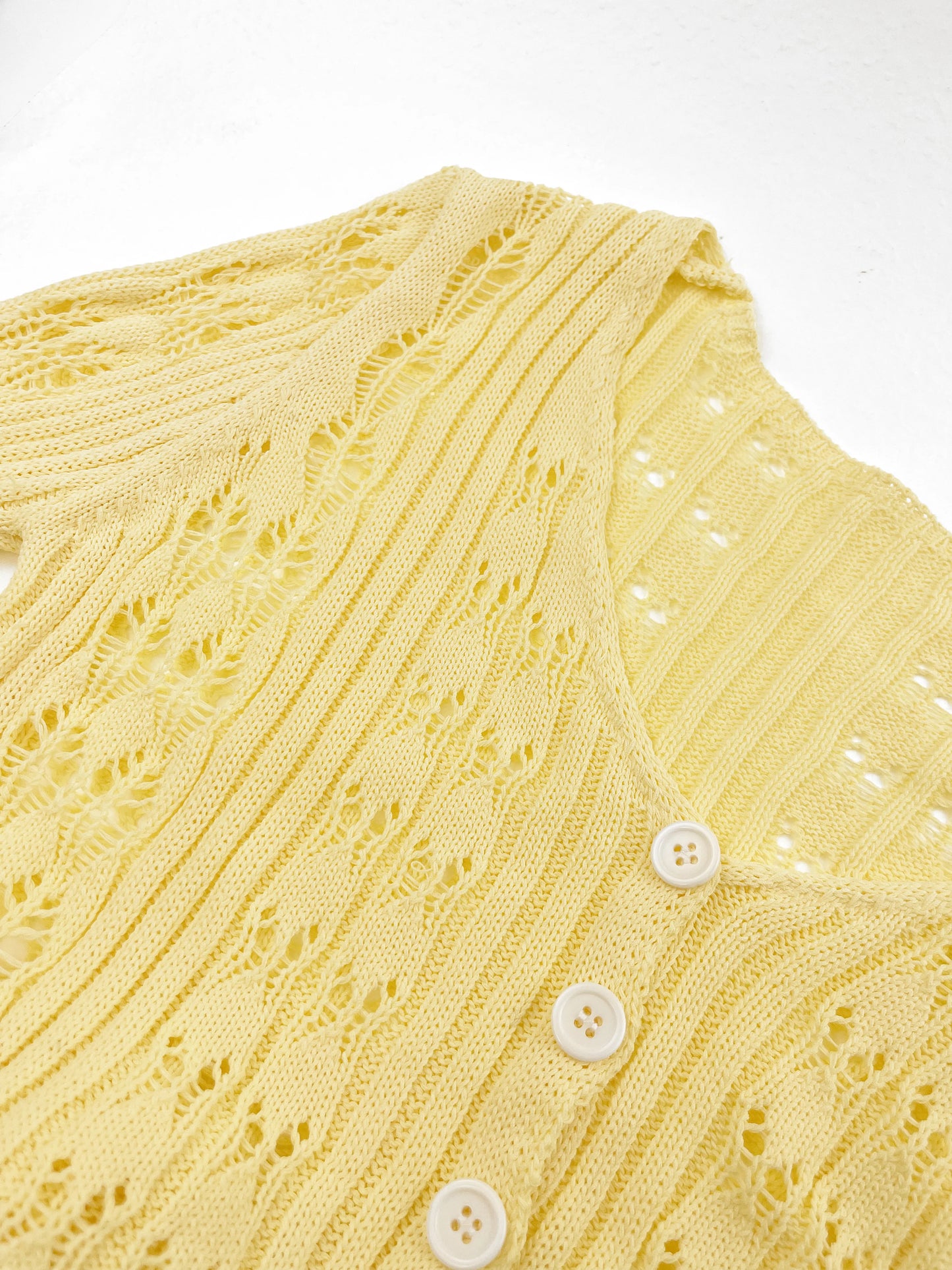 Tuularose Knitted V-Neck Top