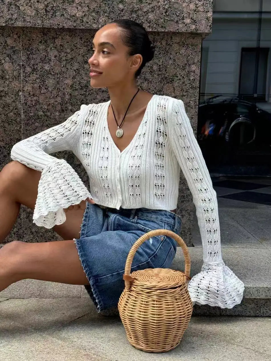 Tuularose Knitted V-Neck Top